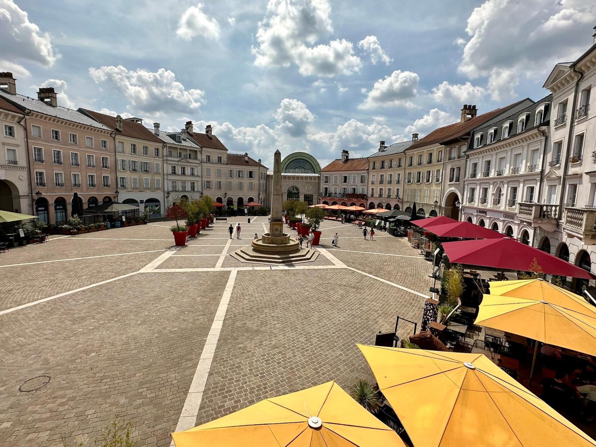 Appt Vue Place De Toscane - 4Min Disneyland-Paris Serris Exterior photo
