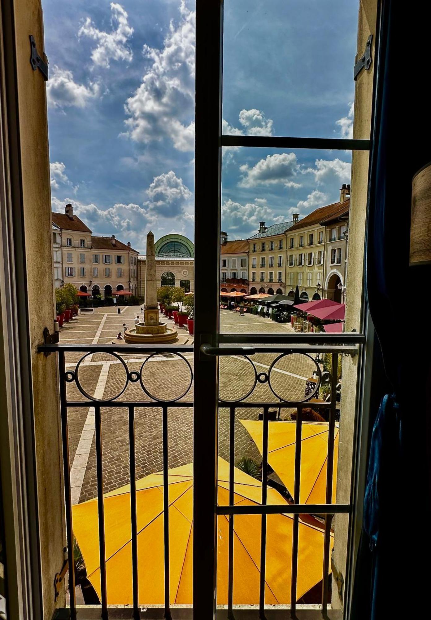 Appt Vue Place De Toscane - 4Min Disneyland-Paris Serris Exterior photo