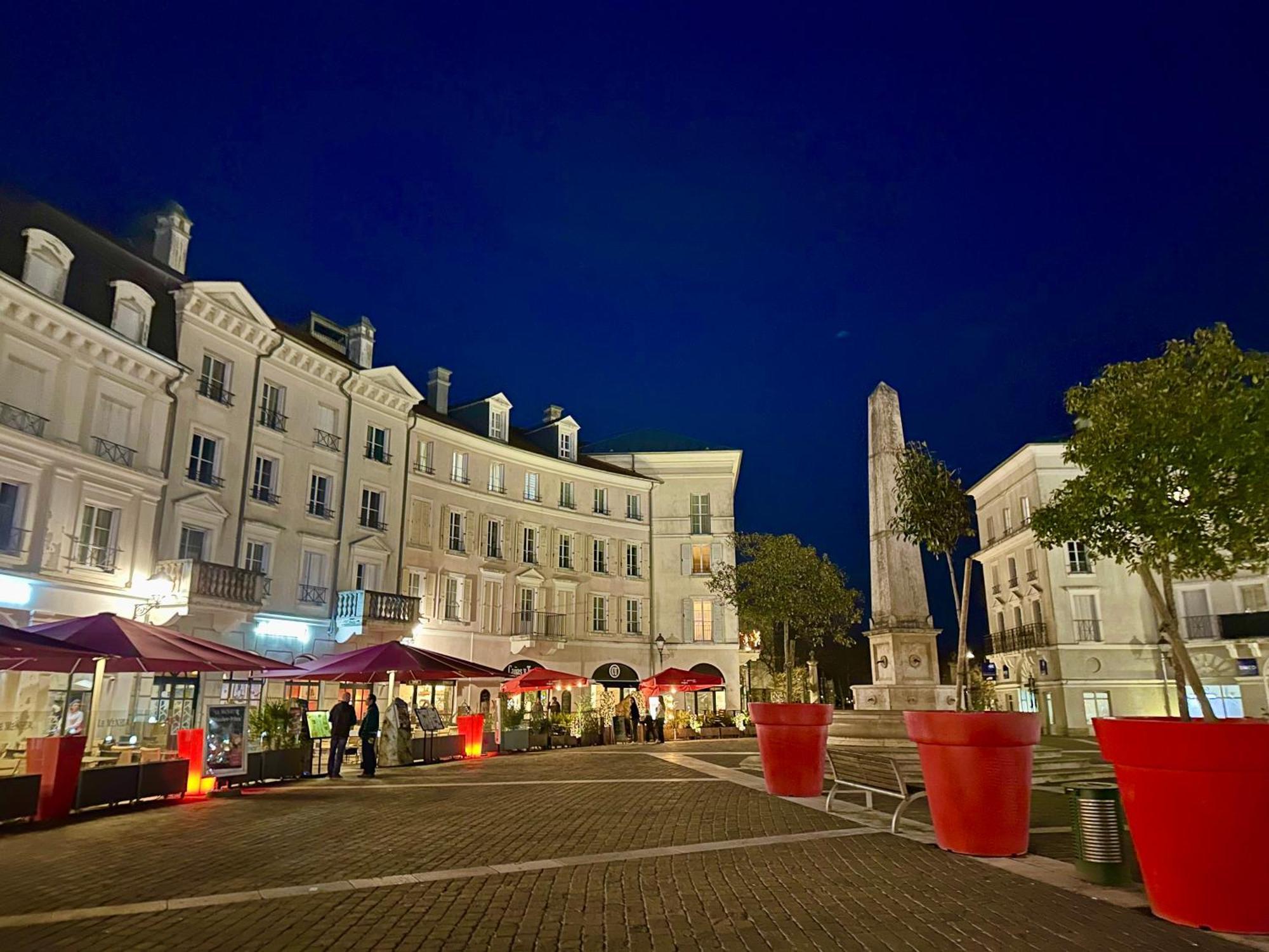 Appt Vue Place De Toscane - 4Min Disneyland-Paris Serris Exterior photo