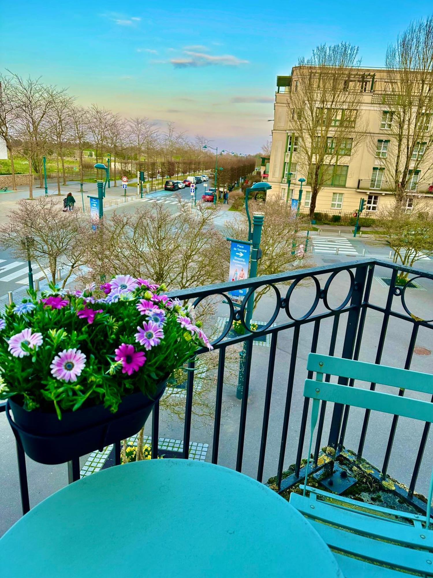 Appt Vue Place De Toscane - 4Min Disneyland-Paris Serris Exterior photo